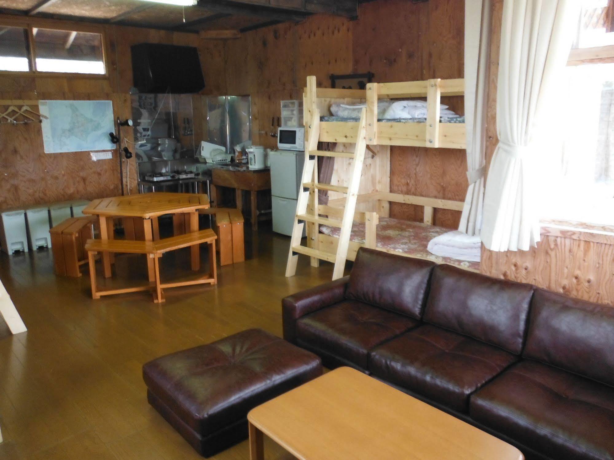 Clione Campground Hostel Sari Kültér fotó
