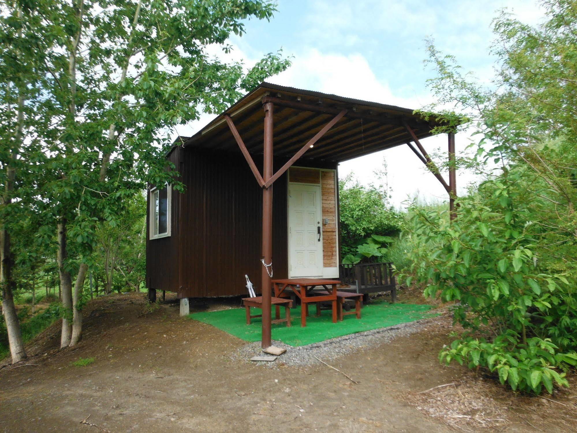 Clione Campground Hostel Sari Kültér fotó