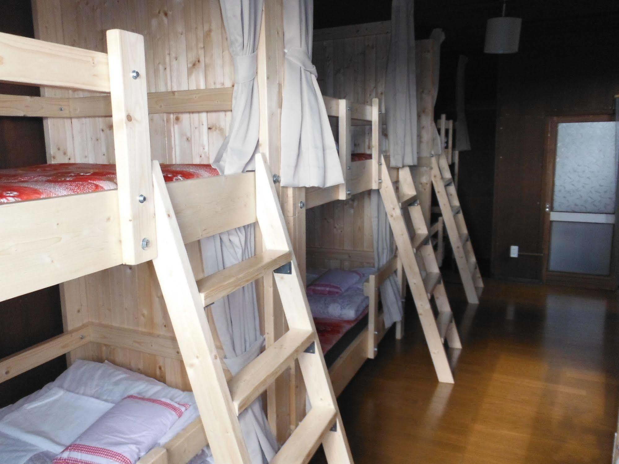 Clione Campground Hostel Sari Kültér fotó