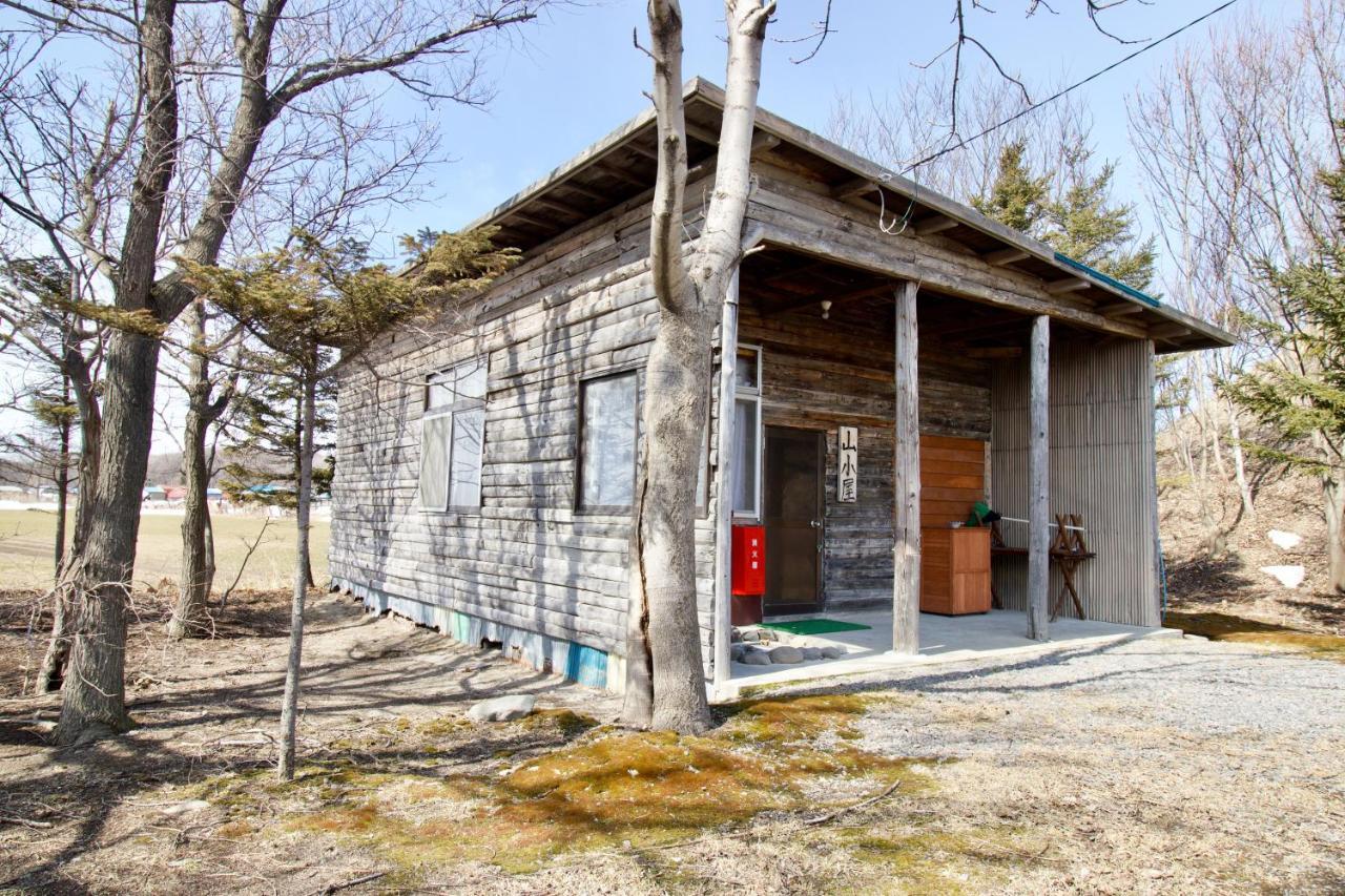 Clione Campground Hostel Sari Kültér fotó